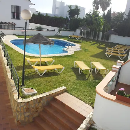 Апартаменты Adosado Con Piscina