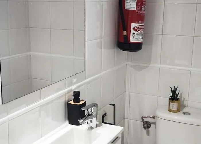 Adosado Con Piscina * Нерха