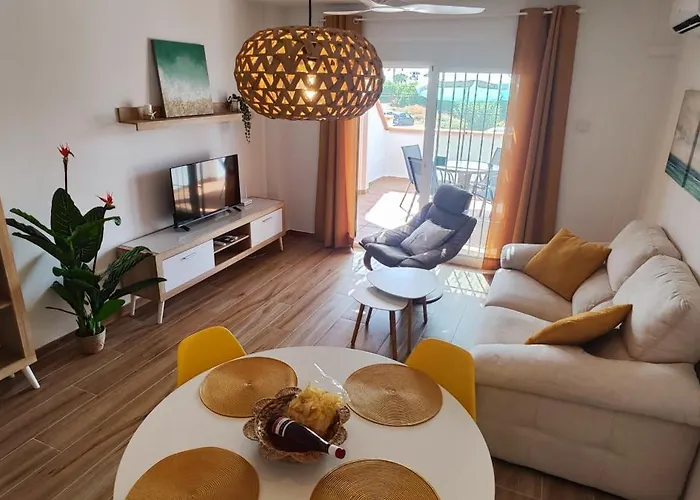 Adosado Con Piscina * Nerja